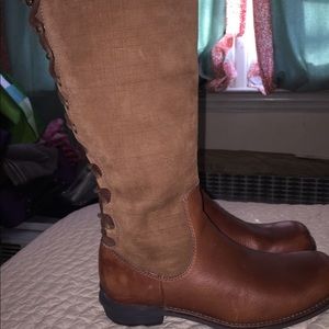 Uggs Leather Casual Boots *Lightly Worn* ❗️❗️